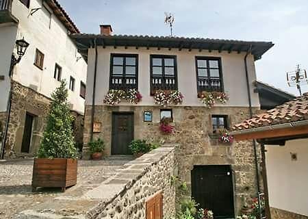Apartamentos Casa De La Abuela Потес Екстериор снимка