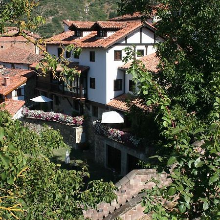Apartamentos Casa De La Abuela Потес Екстериор снимка