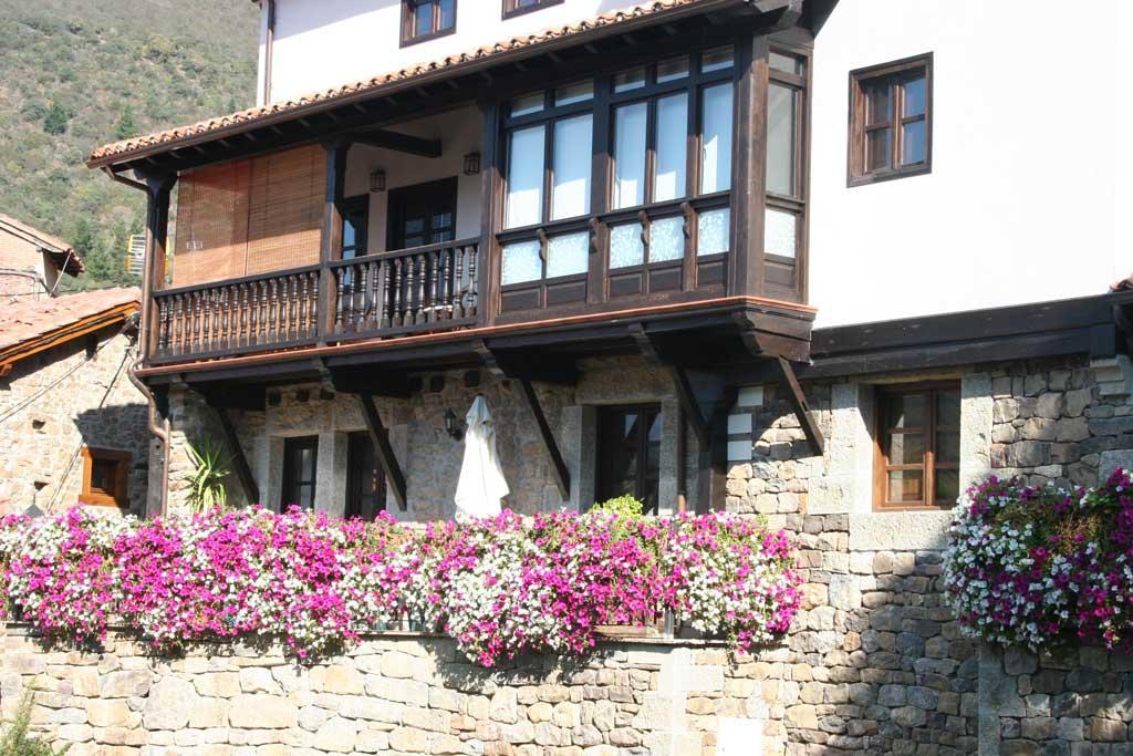 Apartamentos Casa De La Abuela Потес Екстериор снимка