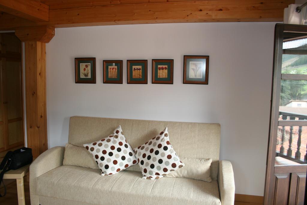 Apartamentos Casa De La Abuela Потес Екстериор снимка