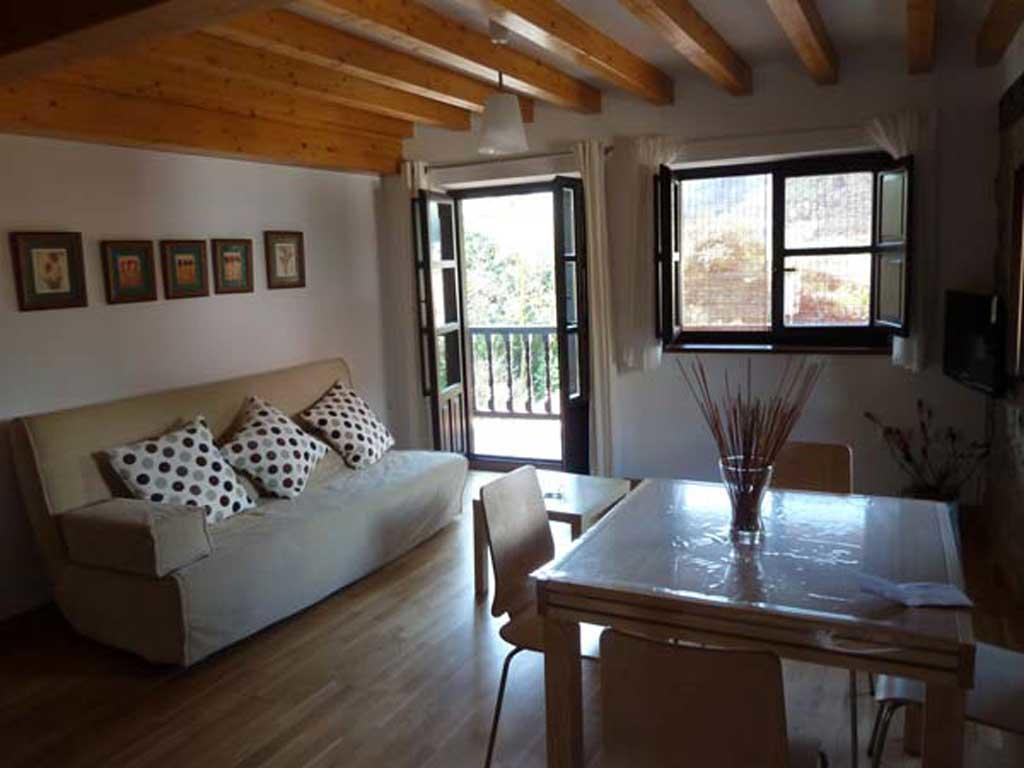 Apartamentos Casa De La Abuela Потес Екстериор снимка